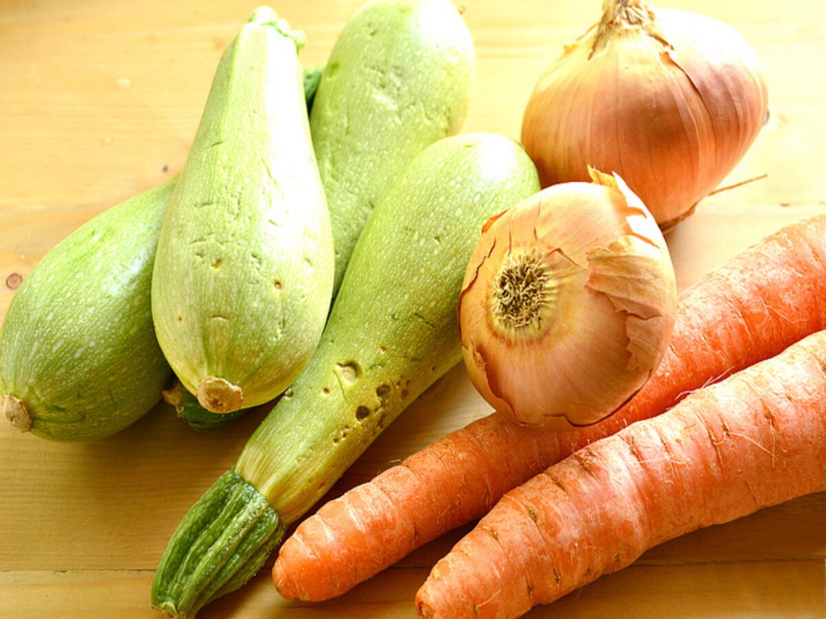 Лук каба. Кабачки лук морковь. Гибриды овощей. Овощи морковка, лук.